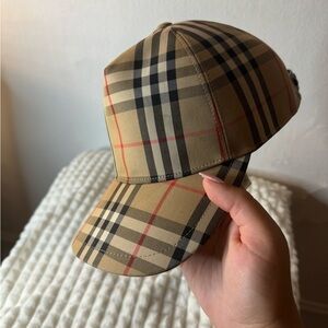 Burberry hat unisex